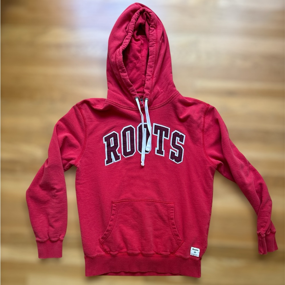 Red roots hoodie, sizes men’s xs, fits like a women’s s, well worn